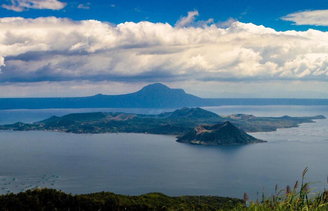 Cityland Tagaytay Taal Lake View City View Free Pool Parking Studios With Balcony Are City View Tagaytay City Exterior foto