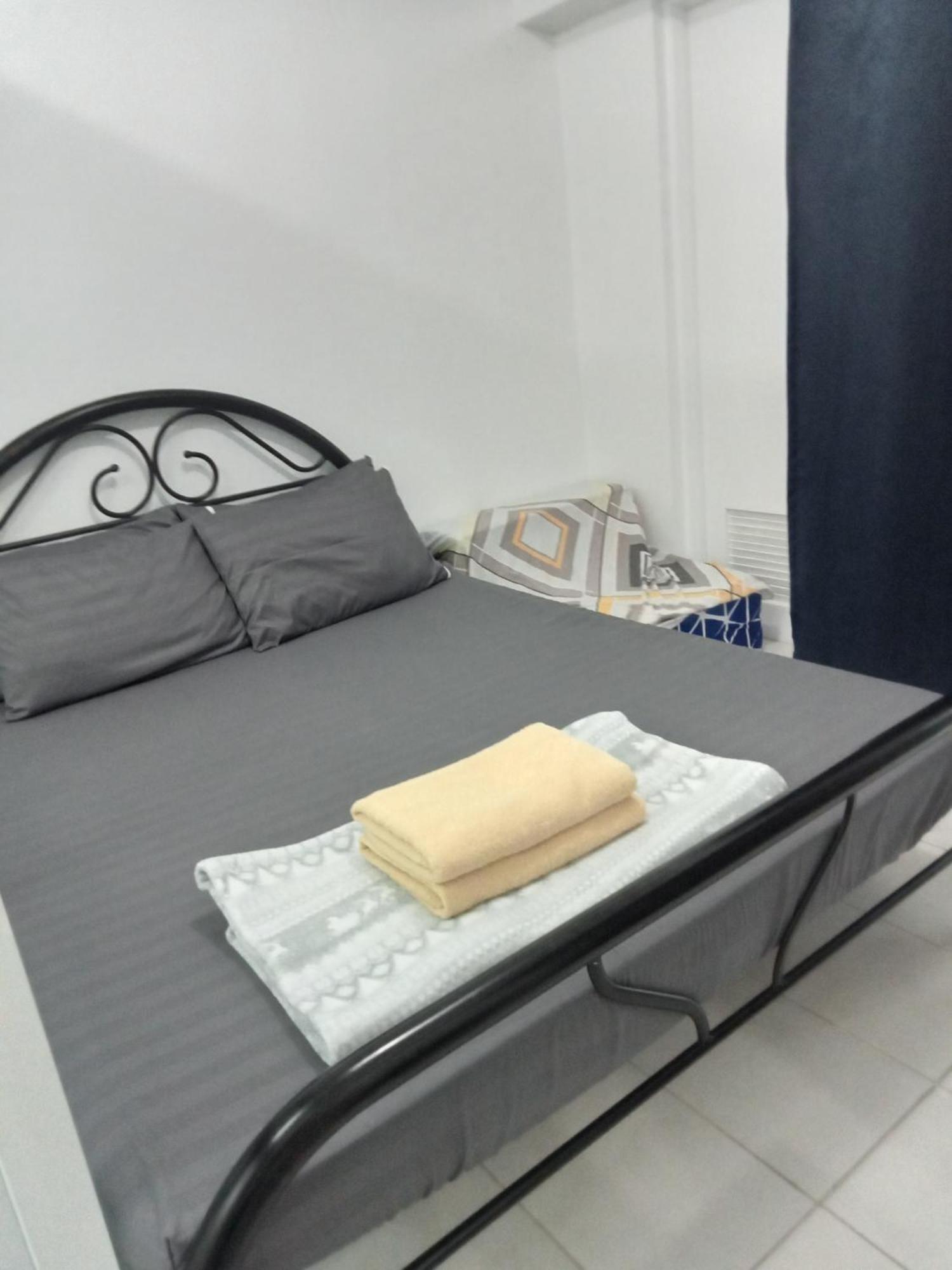 Cityland Tagaytay Taal Lake View City View Free Pool Parking Studios With Balcony Are City View Tagaytay City Habitación foto