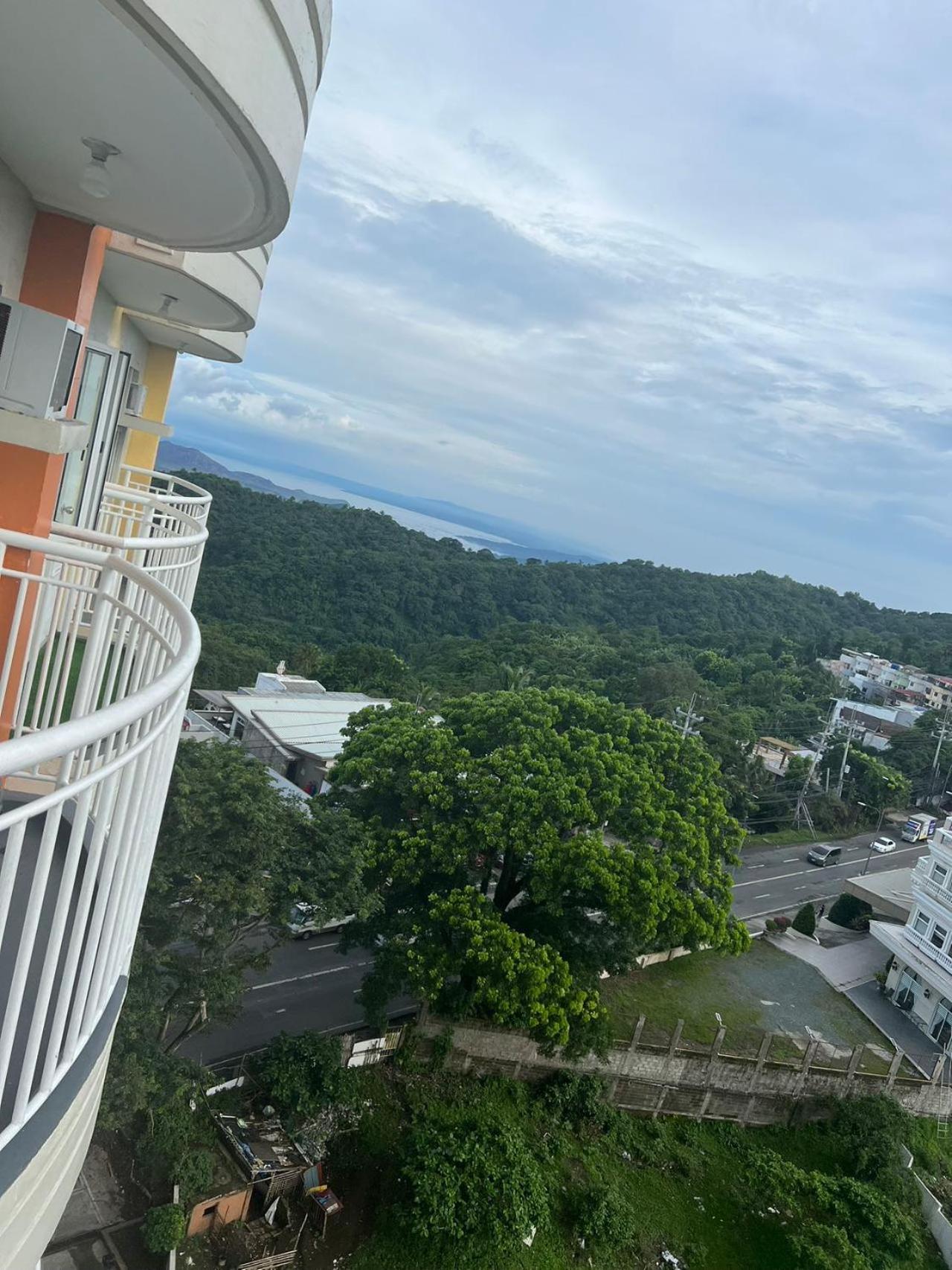 Cityland Tagaytay Taal Lake View City View Free Pool Parking Studios With Balcony Are City View Tagaytay City Exterior foto